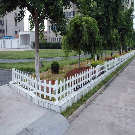 Barandilla de césped de PVC, lecho de flores de acero plástico, valla de jardín de pastizales